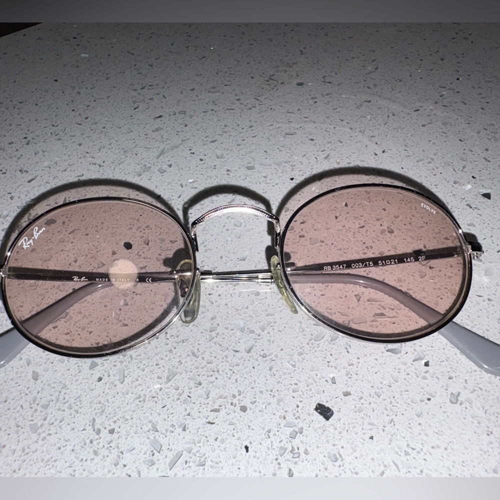 Ray-Ban Round Sunglasses with Pink Lenses